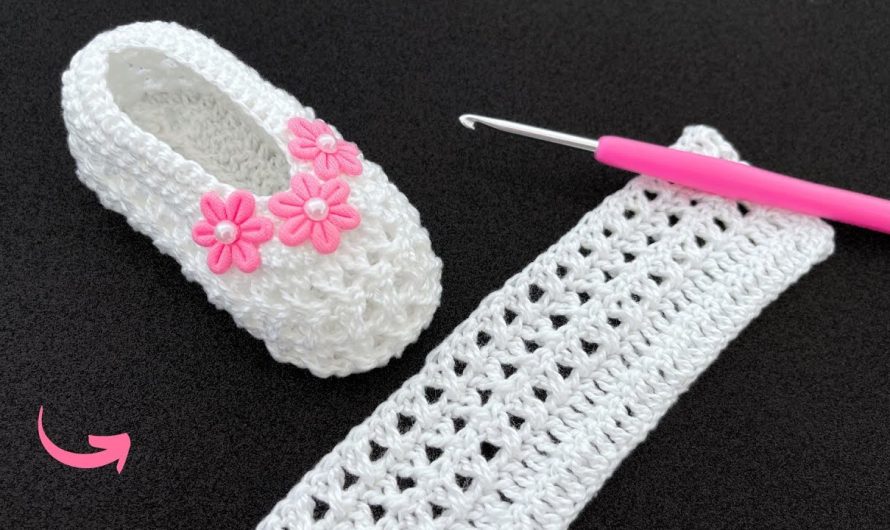 How to Crochet Shoe Model with Flower – Tutorial for Beginners🧦💖
