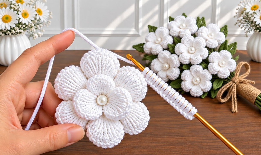 🌸 How to Crochet Beautiful Flowers with Leaves Step by Step💖
