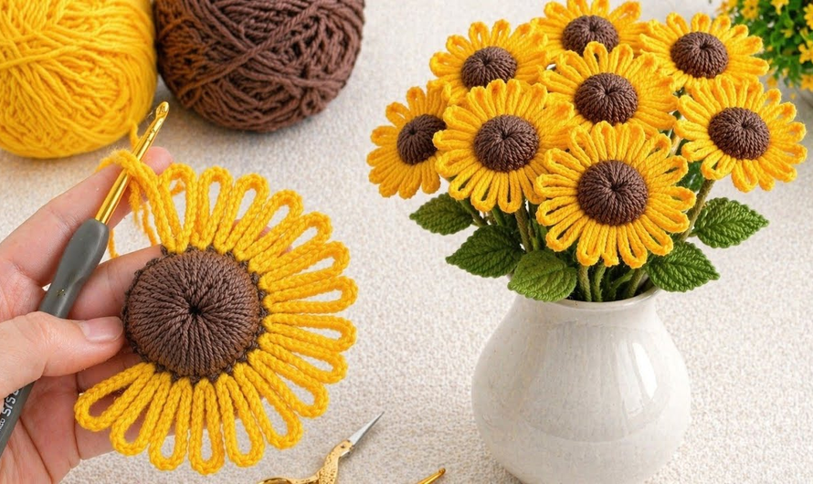 🌼 Crochet Daisy Keychain Turns Into a Bouquet! 💕😍